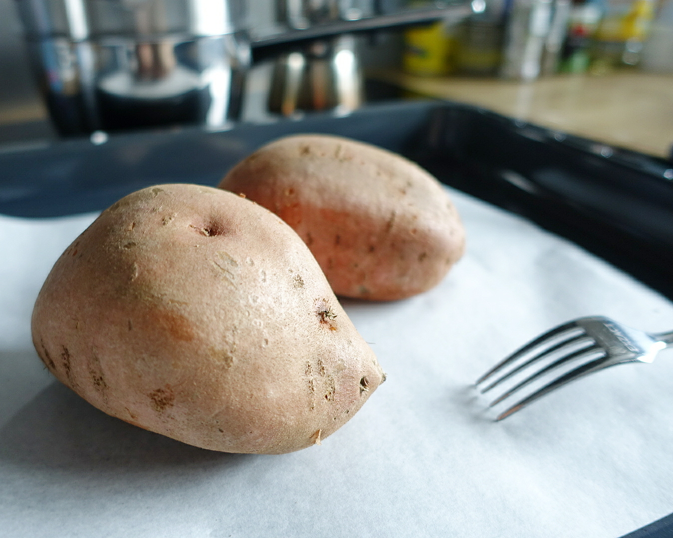 Ofensüßkartoffel mit schwarzen Bohnen und Champignons