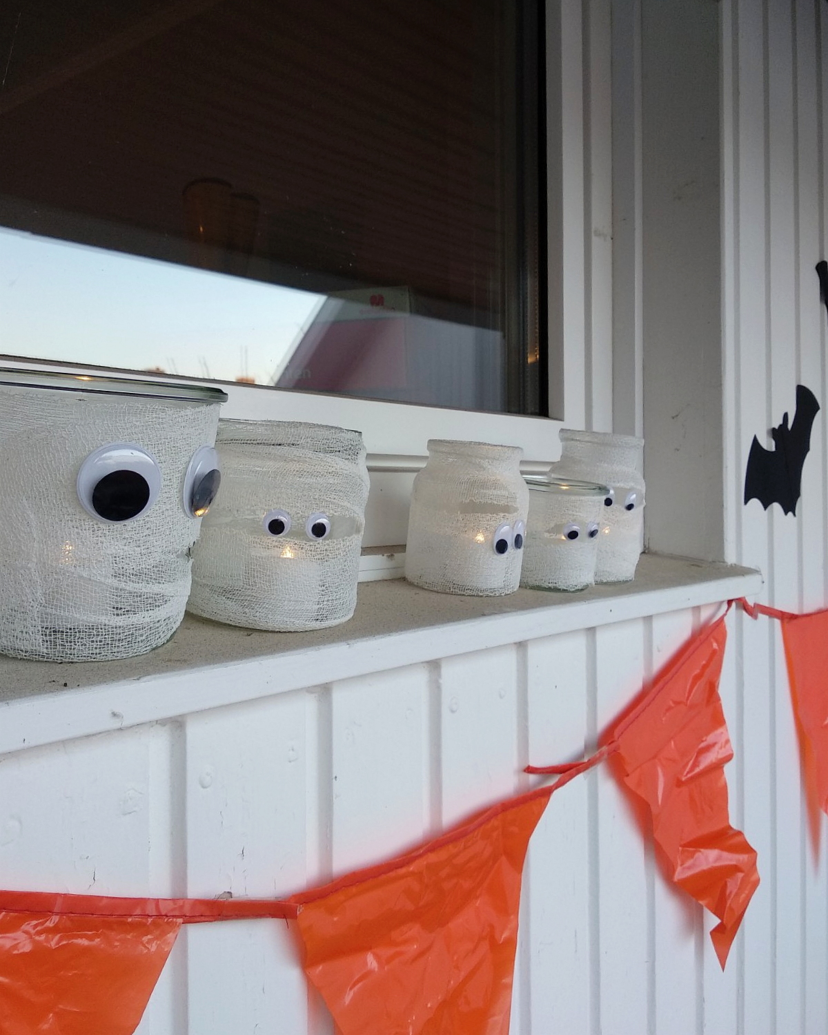 Einfache Halloween Deko basteln mit Kindern | Schnelle Mumienlichter | judetta.de