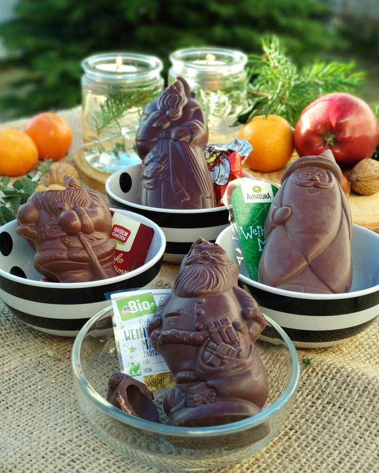 Welcher vegane Schoko Weihnachtsmann schmeckt am besten? Der große Test. | #milchfrei #laktosefrei #ohnemilch #zartbitter #edelbitter #dunkleschokolade #vegan #zuckerarm #fruktosearm | judetta.de