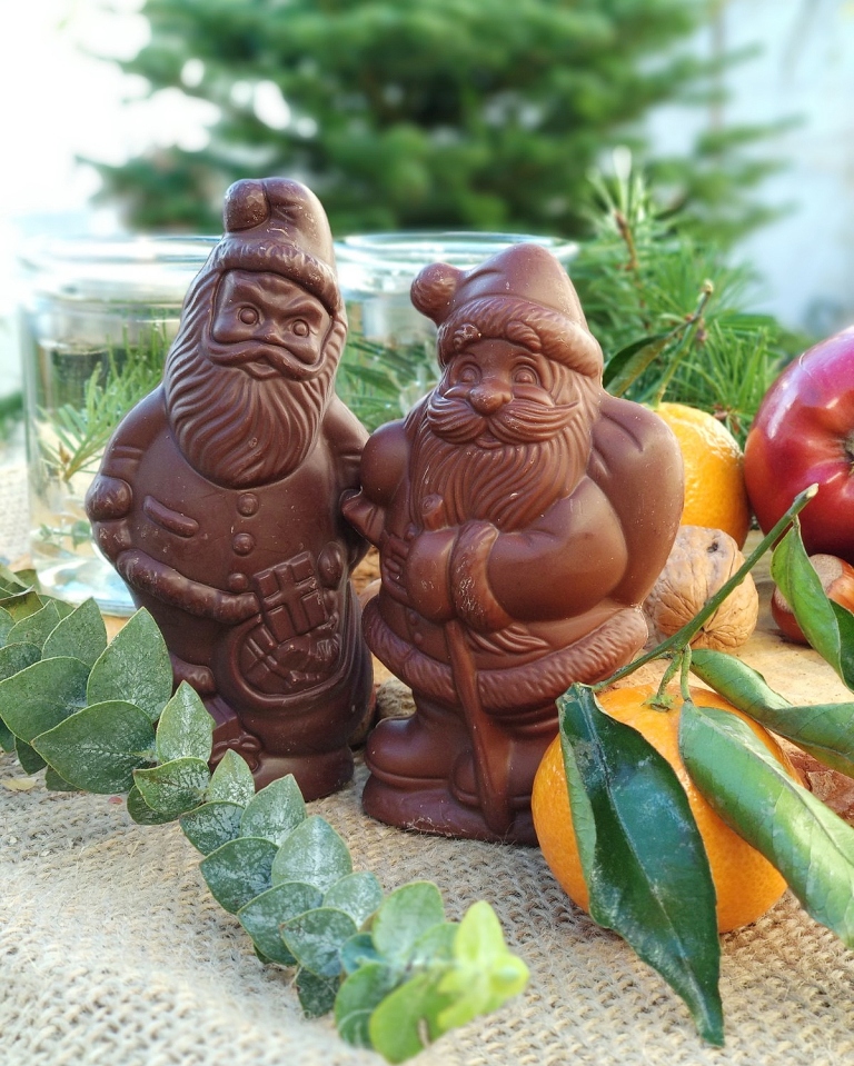 Welcher vegane Schoko Weihnachtsmann schmeckt am besten? Der große Test. | #milchfrei #laktosefrei #ohnemilch #zartbitter #edelbitter #dunkleschokolade #vegan #zuckerarm #fruktosearm | judetta.de